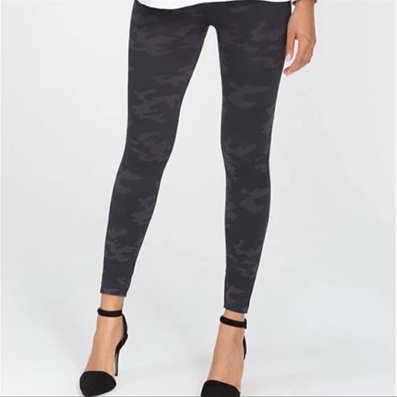 Spanx Black Camo Leggings S - Picture 4 of 7